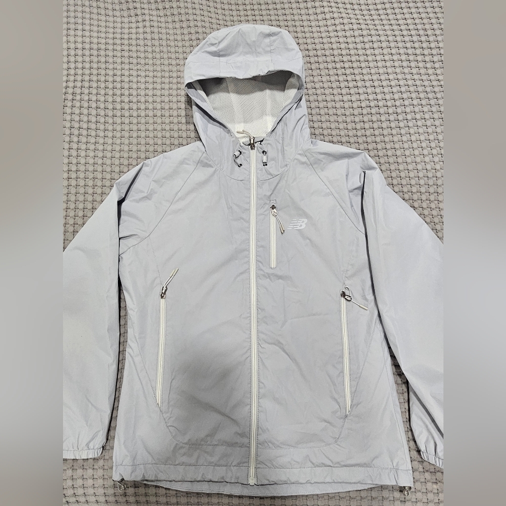 New Balance Windbreaker Jacket Women’s Large Gray Hooded Lightweight Like New